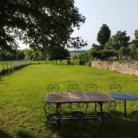 펜션 La Maison De Rene, Coeur D'auvergne *