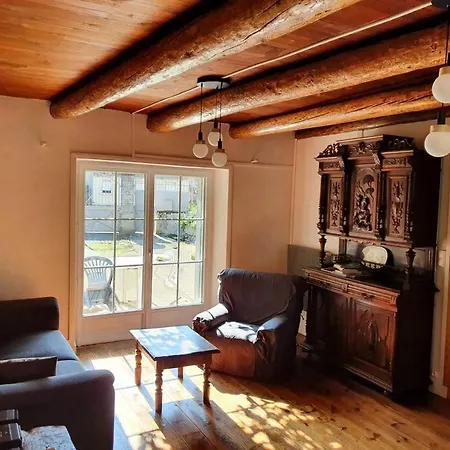 펜션 La Maison De Rene, Coeur D'auvergne Fontannes